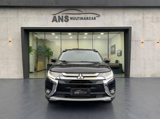 MITSUBISHI OUTLANDER 3.0 GT 4X4 V6 24V GASOLINA 4P AUTOMÁTICO MITSUBISHI OUTLANDER 3.0 GT 4X4 V6 24V GASOLINA 4P AUTOMÁTICO